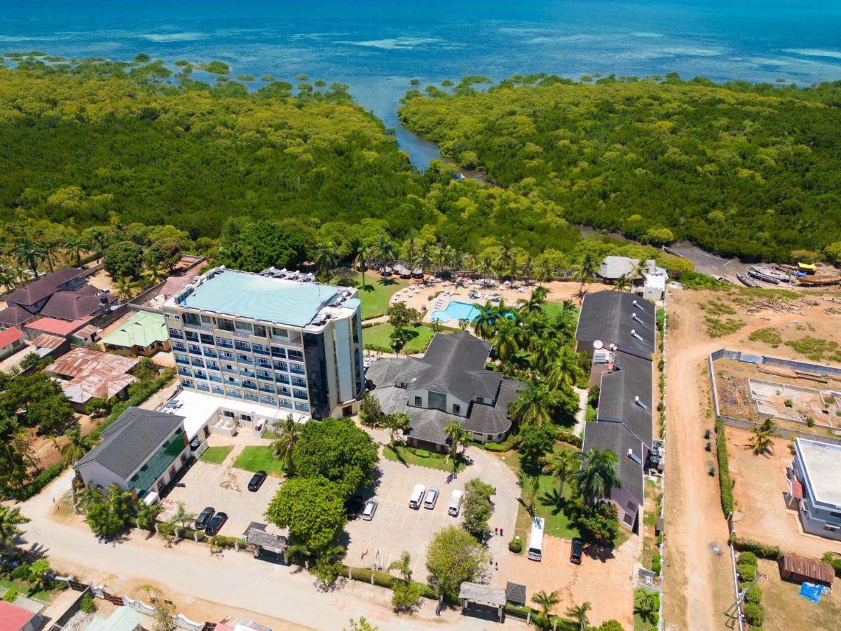 Tanga Beach Resort & Spa 外观 照片